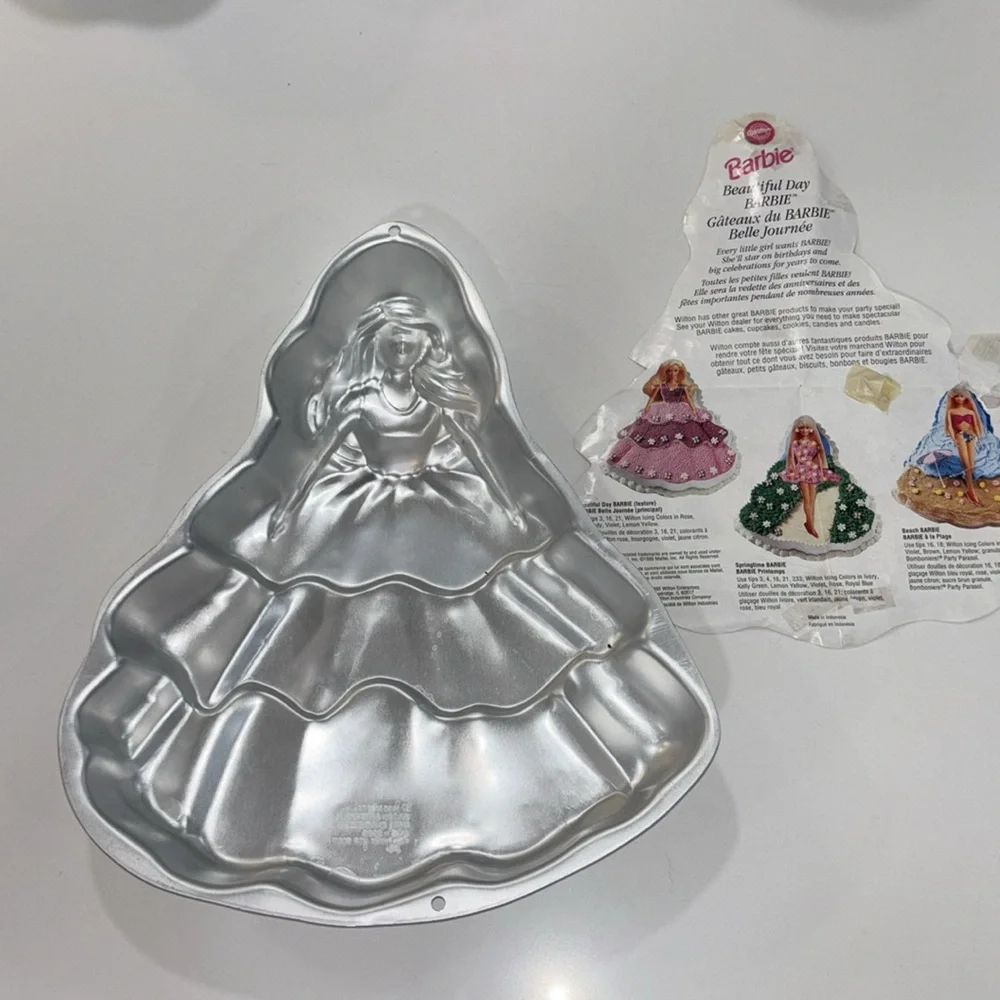 VTG 1995 Wilton Mattel‎ Barbie Cake Pan 2105-3500